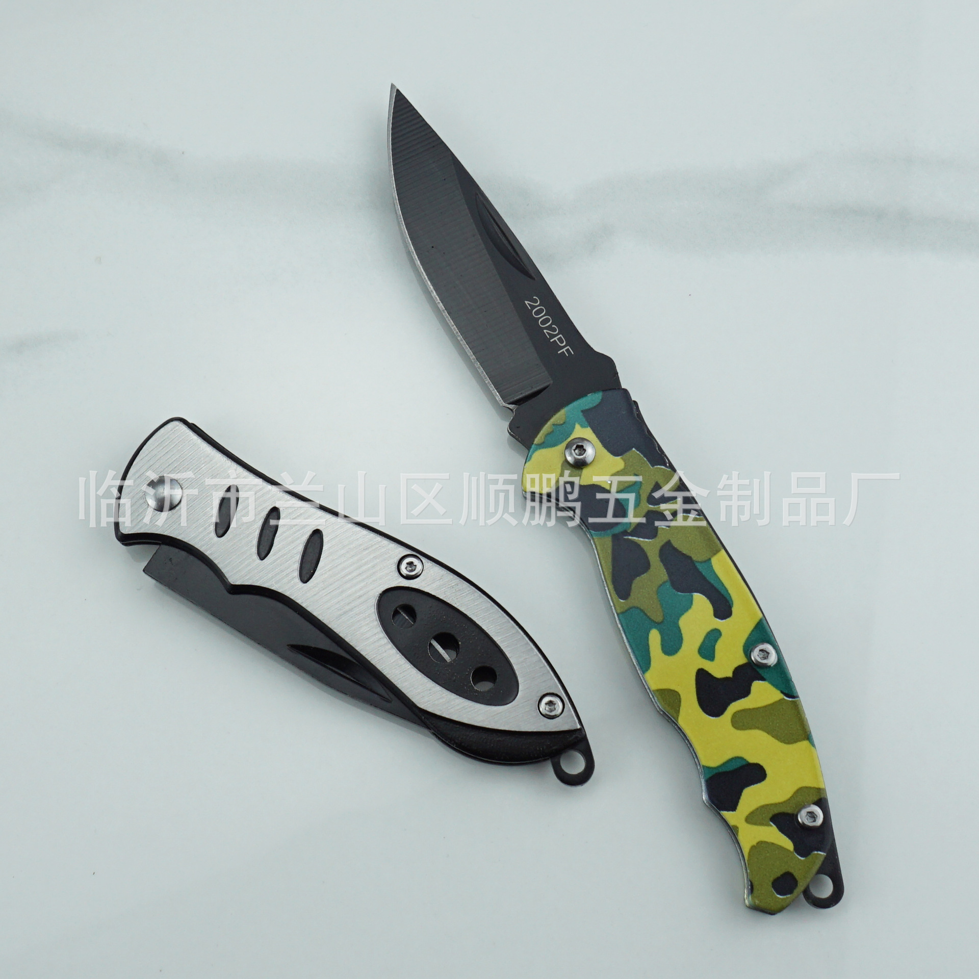 Wholesale outdoor stainless steel knives, camping folding fruit knives, camouflage portable protective knives, unboxing knives Application Scenario