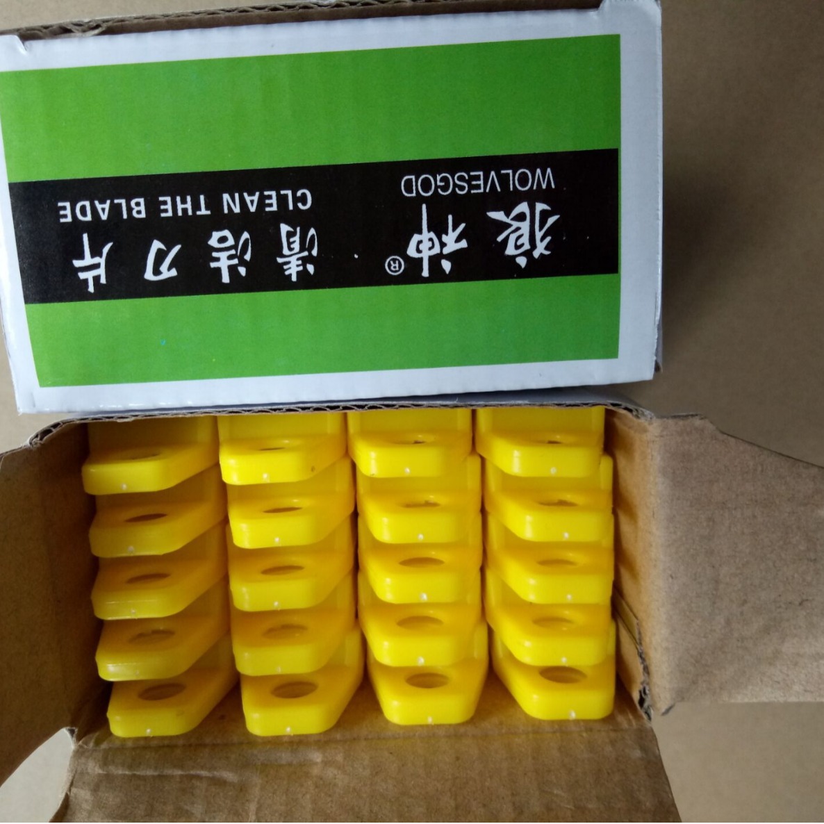 Factory wholesale of scraper blades, cleaning tool blades, cross-border hardware tools, cleaning knife blades, 18mm Application Scenario