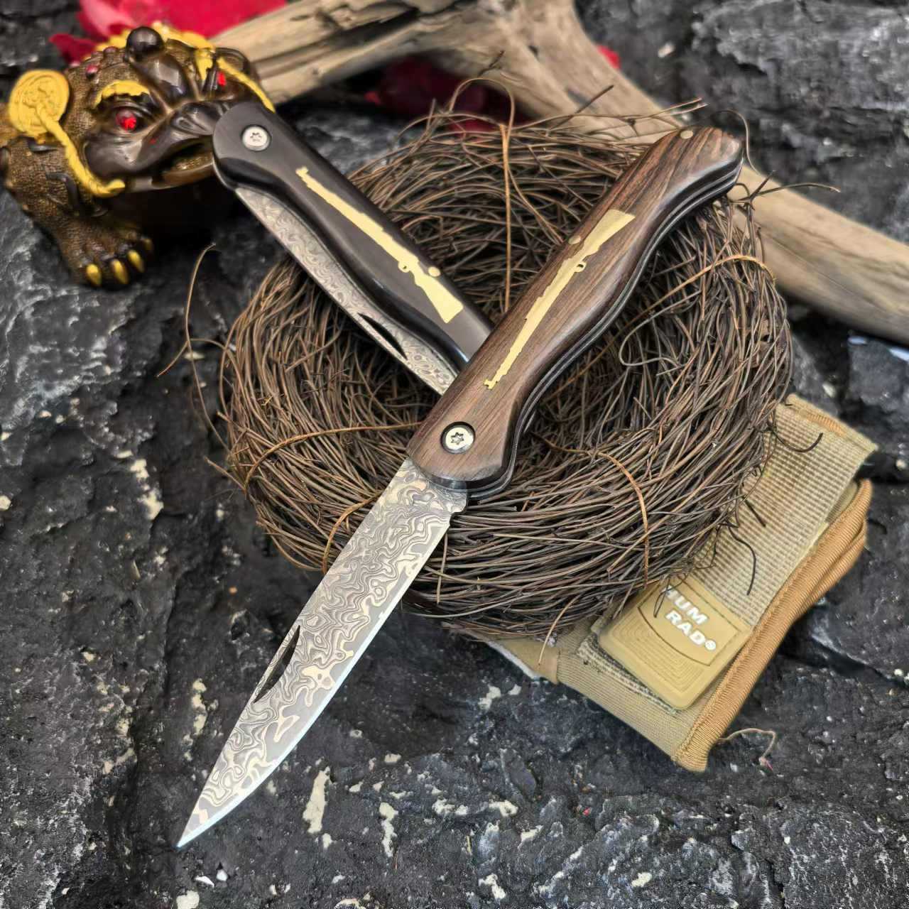 Damascus VG10 steel ebony handle hand-forged folding knife, high-hardness, multi-functional portable fruit knife details Picture