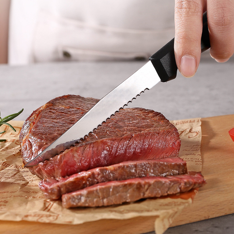 Cross-border exclusive stainless steel ultra-sharp serrated Western dining knives in stock, restaurant and hotel tableware, camping Western steak knives details Picture
