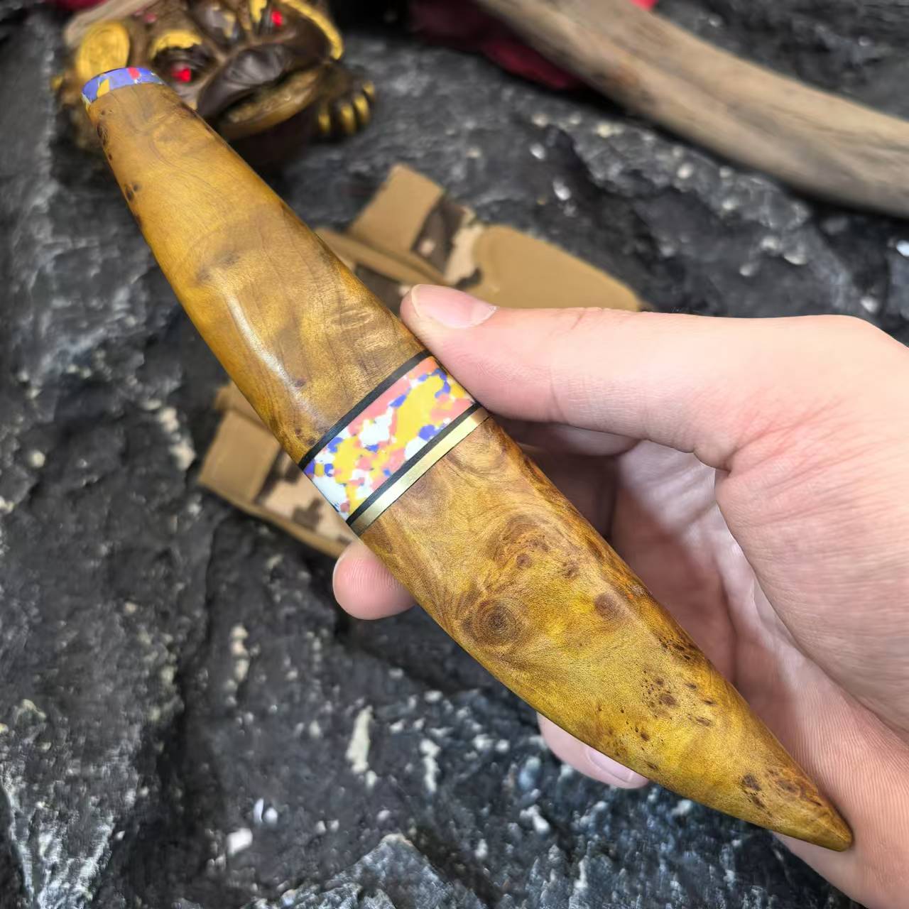 [Crescent] Cliff Cypress Solid Wood knife, multi-functional high-hardness fruit knife, outdoor knife tray, play with wooden small knives Application Scenario