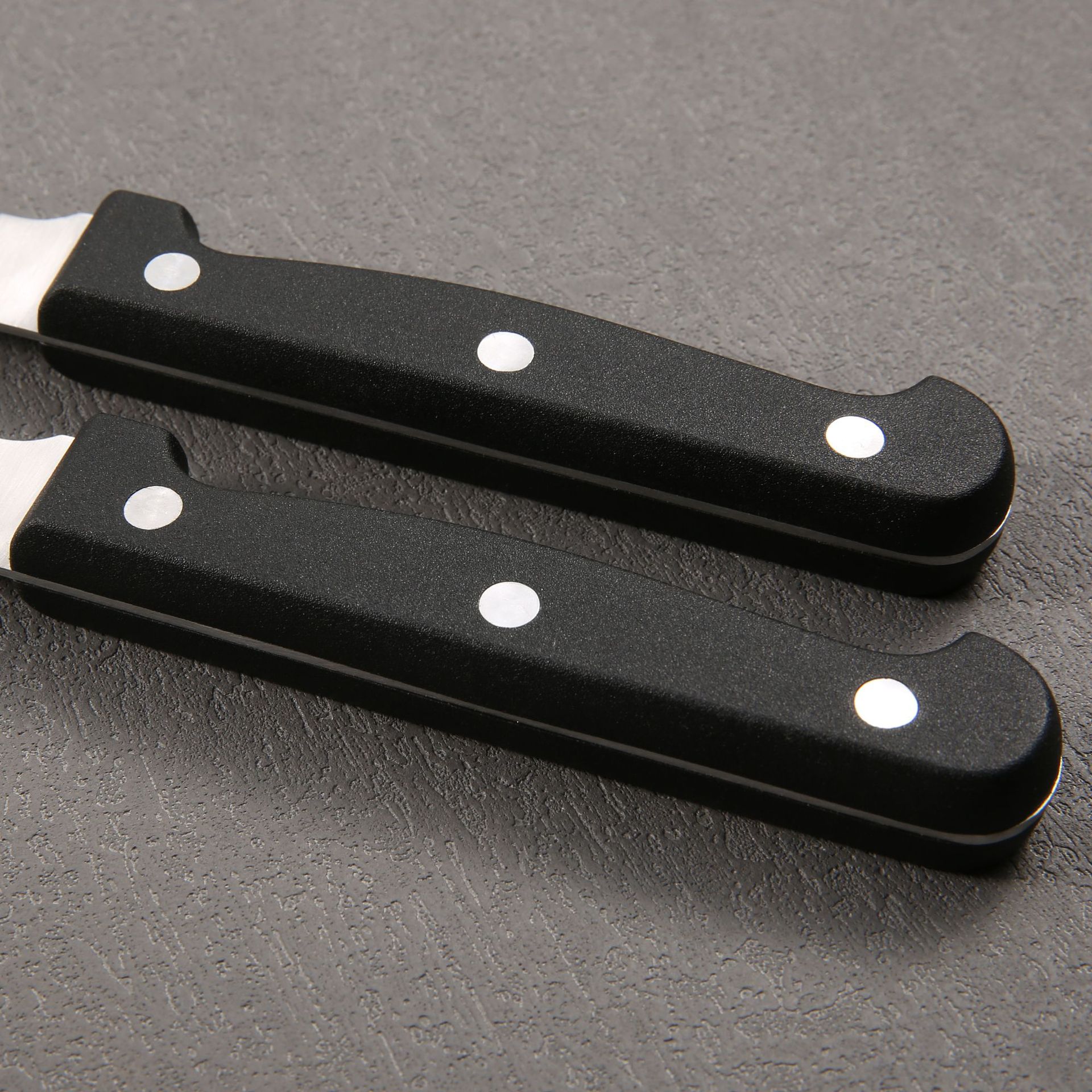 In-stock cross-border kitchenware, stainless steel steak and Western tableware, black plastic handle, PP steak knife 6-piece set Application Scenario