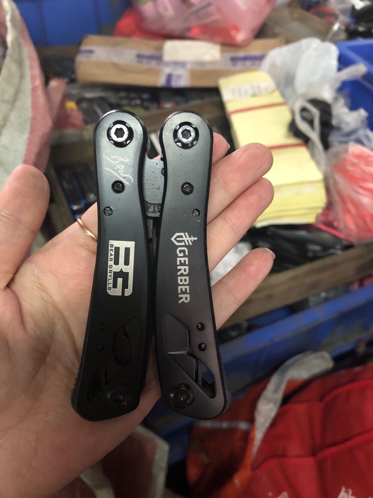Multi-functional folding pliers with a screwdriver cover, outdoor multi-purpose survival knife, stainless steel camping tool pliers, high quality Application Scenario