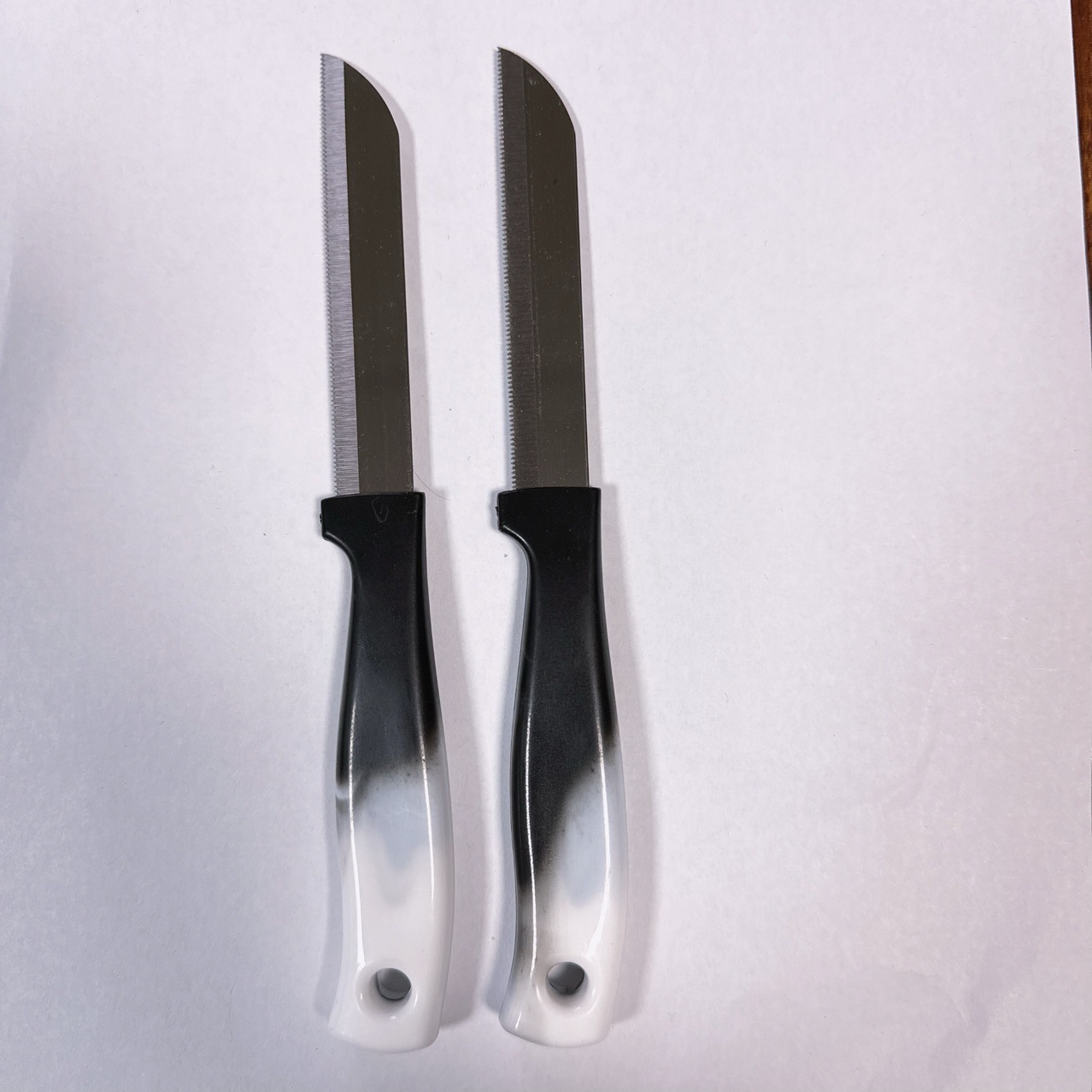 Factory wholesale stainless steel fruit knives, household fruit peelers, steak knives, kitchen small tools, steak knives full figure
