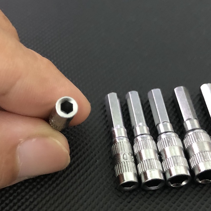 Small hexagon socket M2.5/3.0/3.5/4.0/4.5/5.0/5.5 mm batch head H4 x 28 mm head nickel plating full figure