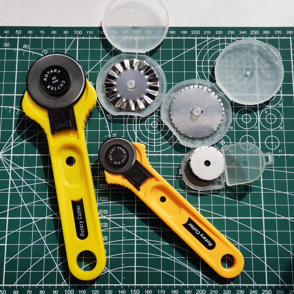 45mm straight handle carpet round knife, single box set, wavy lace, dotted line, sawtooth roller knife, easy-tear line for bills full figure