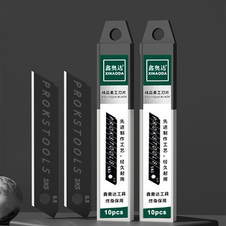 The manufacturer supplies SK5 all-black edge graphic design blades, 05 and 06 black blades, thickened industrial-grade wallpaper blades and paper cutting blades details Picture