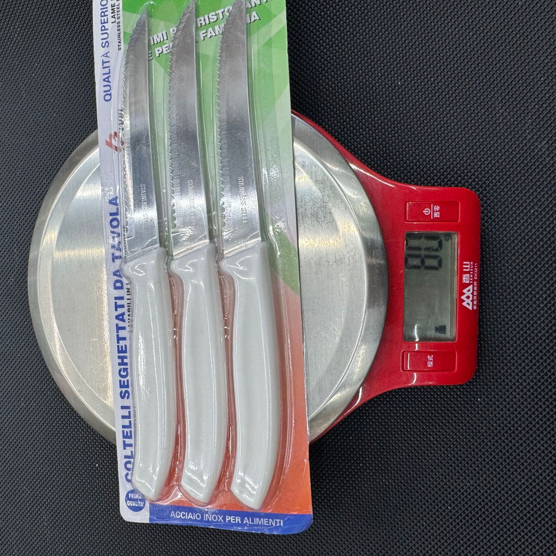 Factory direct sales of steak knife sets, stainless steel steak knives, serrated knives, Western cake knives, and Western steak knives Application Scenario