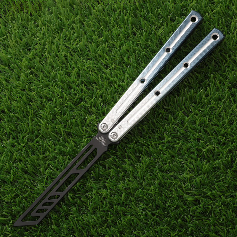 New sea monster folding butterfly knife, bright groove practice training knife, multi-functional hand-swinging fancy knife, squid without cutting edge undefined