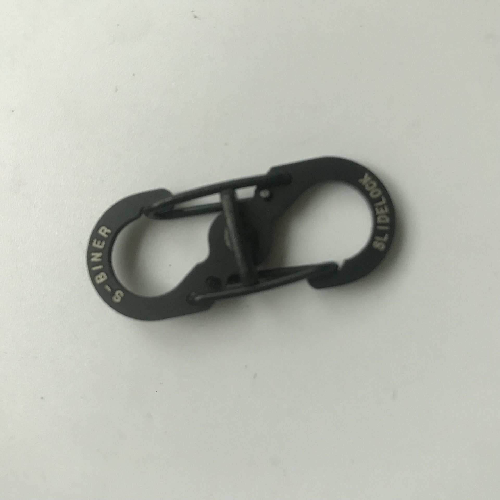 Outdoor travel backpack with lock, 8-shaped buckle anti-theft, S-buckle anti-drop metal keychain pendant, creative gift undefined