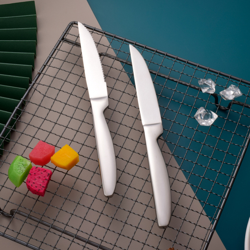 All-steel 420 stainless steel fruit knife, German-style bright steak knife, steak knife, Western-style knife, household toothed frozen meat knife full figure