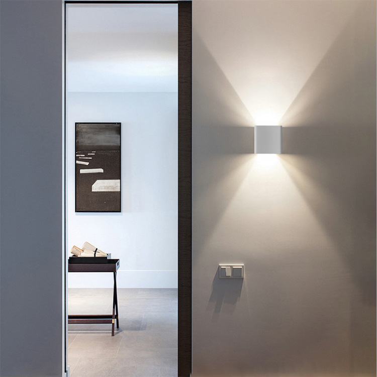 Outdoor waterproof wall lamp manufacturers supply outdoor courtyard exposed table lamps, exterior wall upper and lower double-head wall lamps, and villa exterior wall lamps details Picture