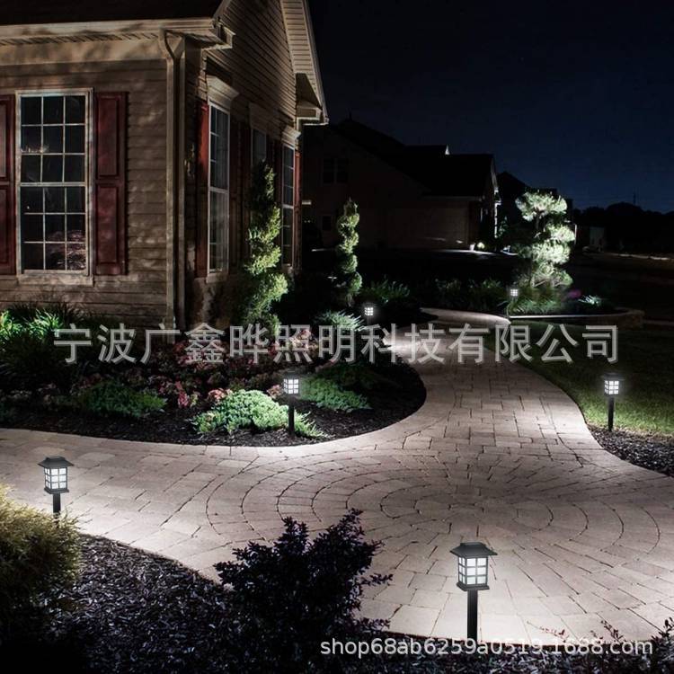 Cross-border supply of solar lawn lights, grassland atmosphere lights, villa garden landscape lights, and outdoor courtyard lighting fixtures Application Scenario