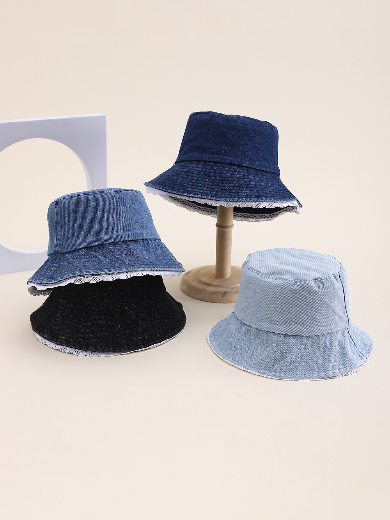 This spring and summer Korean-style simple solid-color lace denim fisherman hat is fashionable and versatile. It's a foldable basin hat for travel, sun protection and shade. It's an adult hat for export, with an average size of 58CM full figure