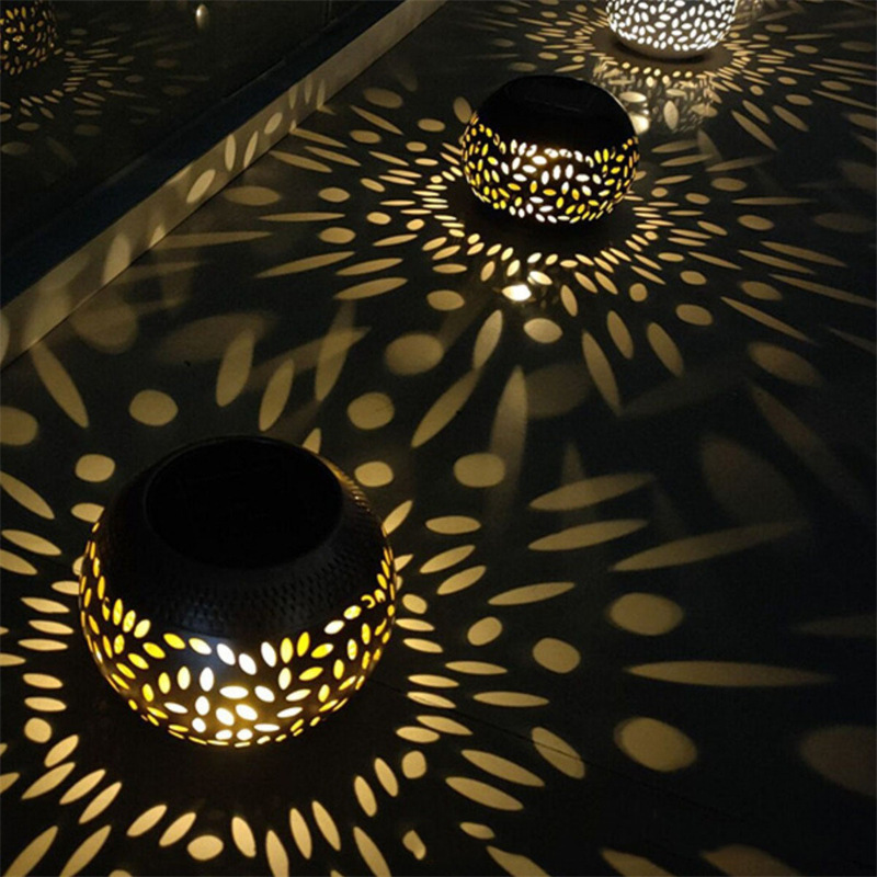 Solar-powered ironwork round ball earthenware jar antique projection lamp, atmosphere lamp, outdoor waterproof garden decoration, courtyard landscape lamp details Picture