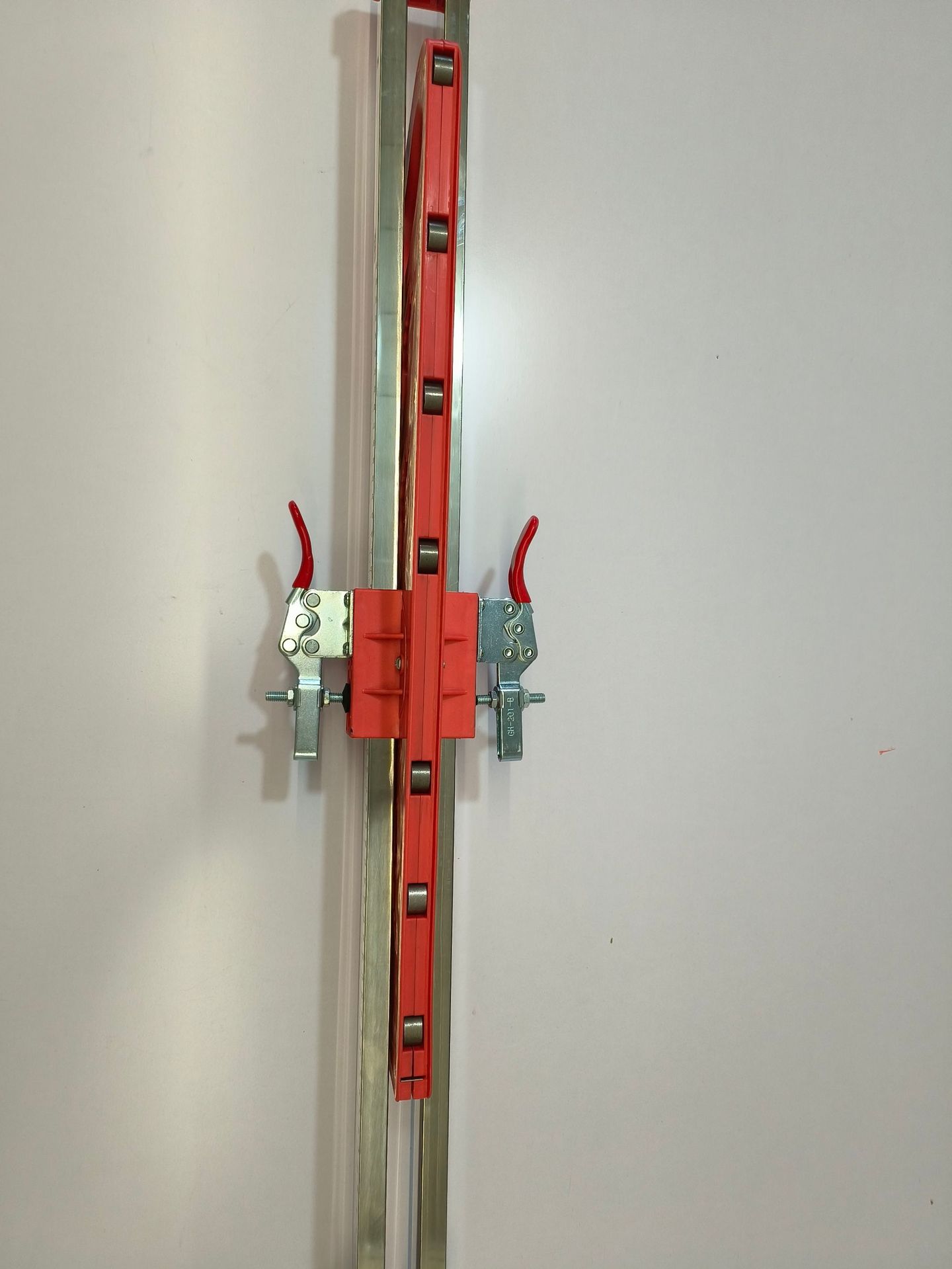 Gypsum board cutter, a cutting wonder. It is a portable board cutter with a roller type hand-pushed knife and a special tool for woodworking undefined