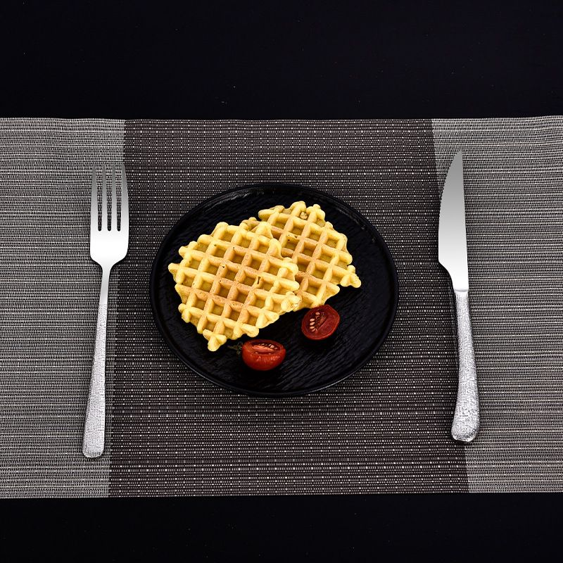 Embossed stone-patterned stainless steel knife, fork and spoon, thickened steak knife and tableware set for Western hotel restaurants Application Scenario