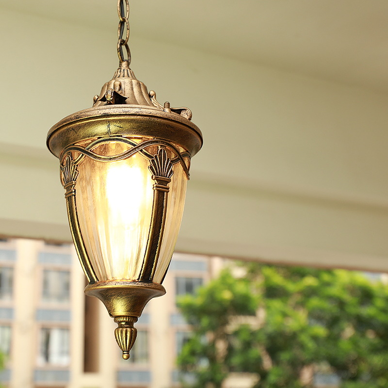American-style outdoor waterproof LED chandeliers, outdoor European-style country corridor, aisle, balcony, villa, garden and courtyard chandeliers full figure