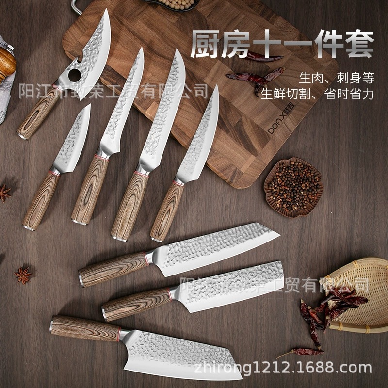 A 7-piece set of hand-forged kitchen knives with yellow wooden handles from an export-oriented manufacturer, Amazon knives, and chef knives details Picture