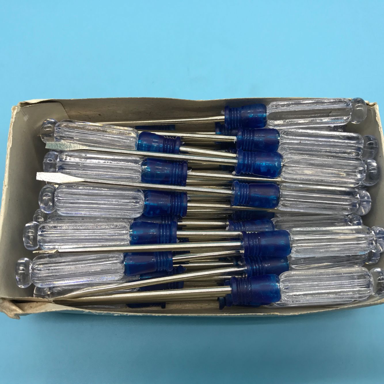 50 crystal screwdrivers per box, small diameter screwdrivers with crystal handles, one or two yuan for supply Application Scenario