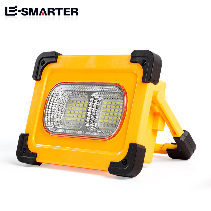 Outdoor camping emergency portable light, LED solar USB charging work light, portable maintenance light, magnetic flashlight Application Scenario