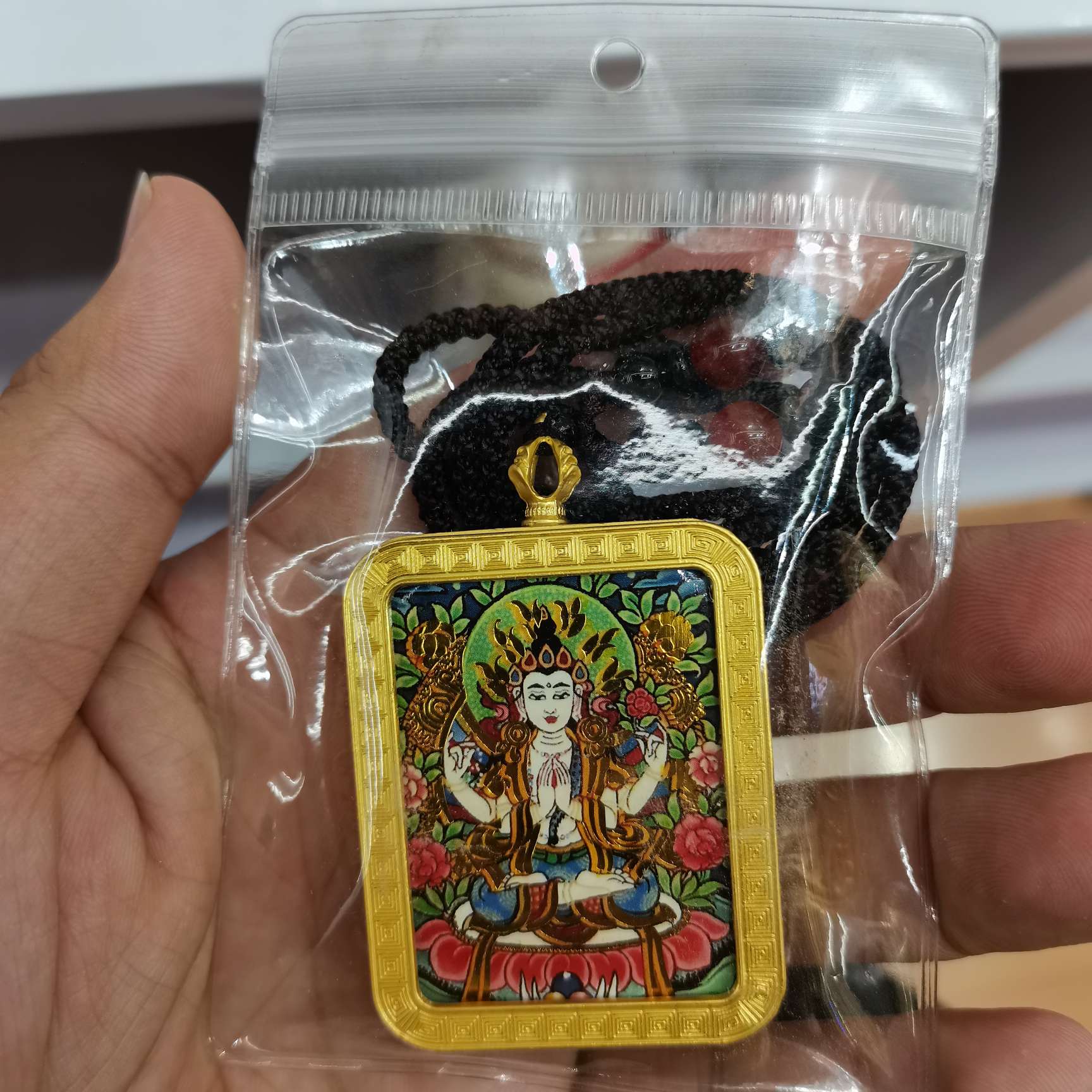 The Gau box Thangka paper core, Guanyin Bodhisattva, green Tara, blue Medicine Master, worn for peace and wealth detail image 6