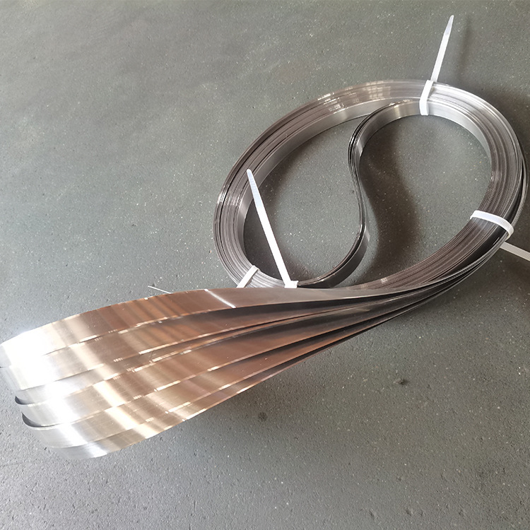 Sponge knife with double-sided mouth twisted knife straight cutting machine, double-sided edge blade, pearl cotton imported ring knife, toothless flat mouth knife Application Scenario