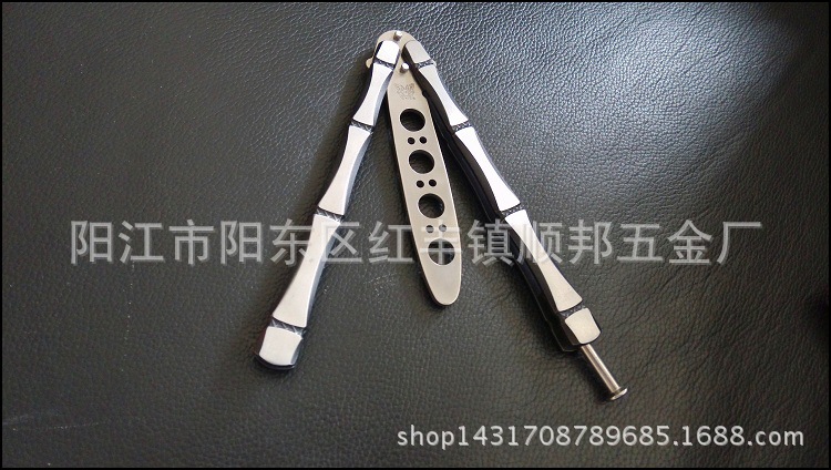 The new American butterfly knife with broken bamboo sections, a butterfly swing knife practice tool (unsharpened), is supplied by the manufacturer Specification drawing