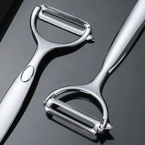 Zinc alloy peeler, apple and potato peeler, kitchen small tool, multi-functional melon peeler, two-in-one fruit peeler Application Scenario