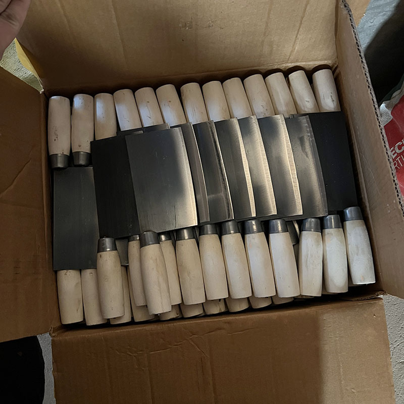 Wholesale kitchen knives, wooden knives and cutting knives at 2 yuan. Supermarket and department store sales sources at 2 yuan Application Scenario