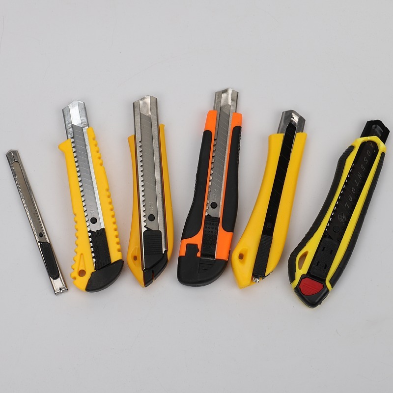 Our factory wholesals all kinds of utility knives, engraving and paper cutting tools, unboxing and cutting wallpaper knives, and utility knives details Picture