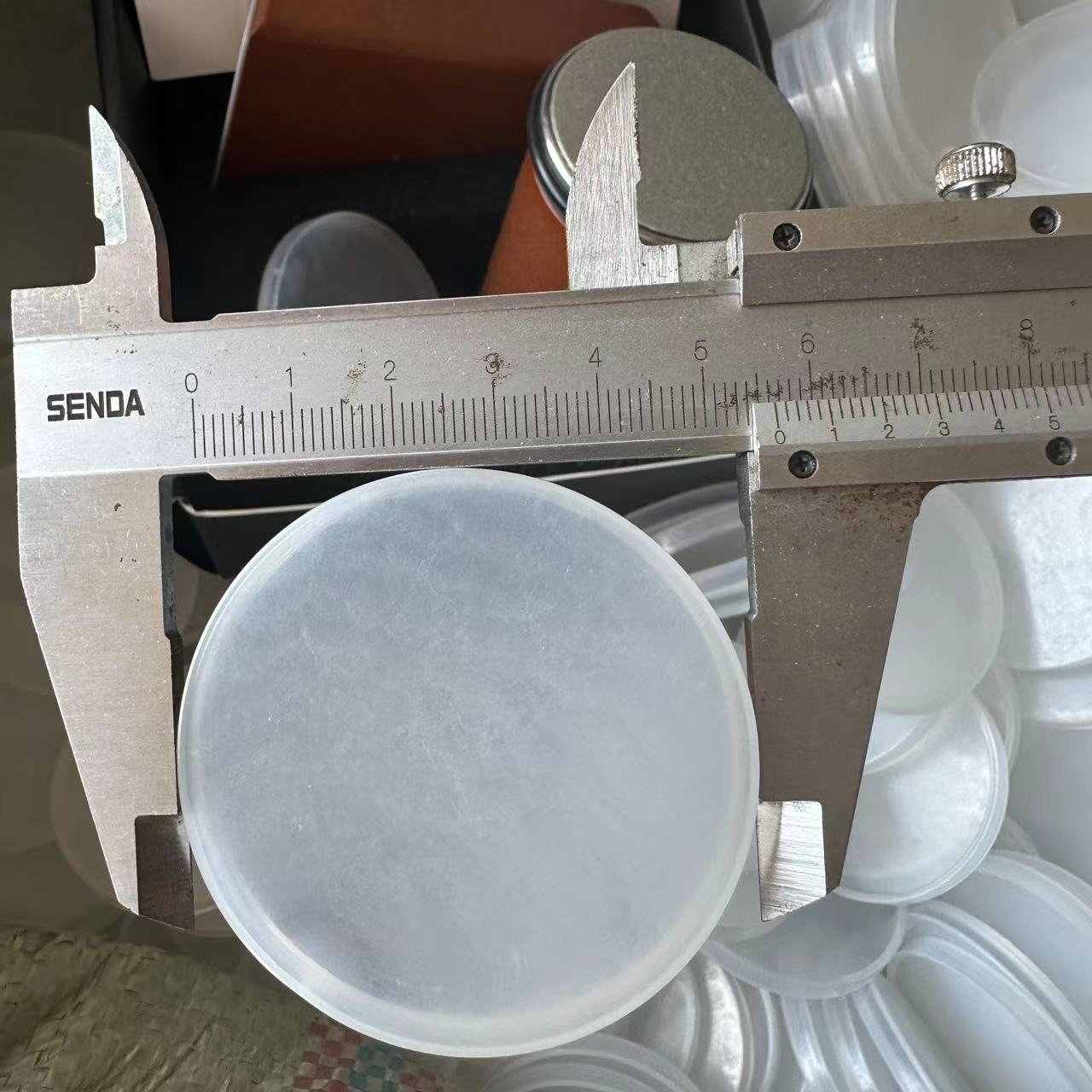 Amazon cross-border hob sharpener seal cover, high transparency dust cover, wear-resistant outer cap, dust-proof and water-proof Application Scenario
