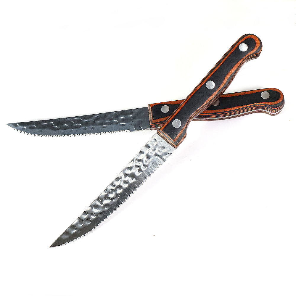 Stainless steel hammer-textured steak knife, colored wooden handle steak knife, Western-style meat cutter, serrated knife, restaurant household Western-style knife details Picture