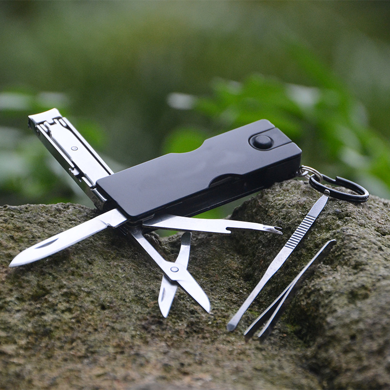 Multi-functional beauty knife, creative small nail clippers, fashionable beauty set, LED combination beauty tool knife Application Scenario