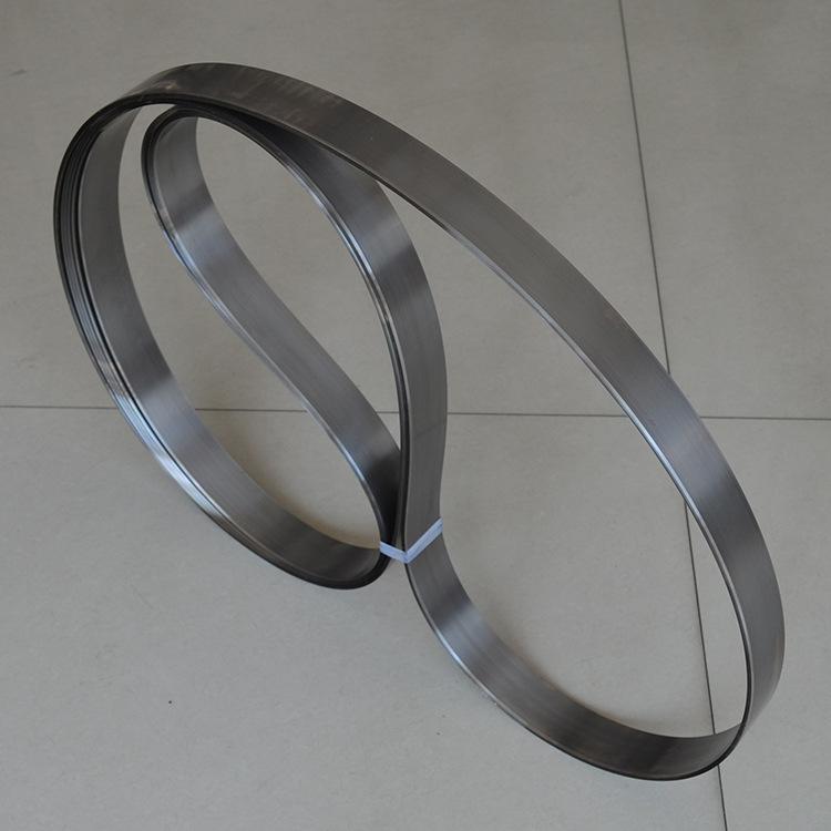 Longmen paper cutting machine knife belt cutting non-woven fabric saw blade cutting paper knife manufacturer, paper cutting machine with knife toothless band saw Application Scenario