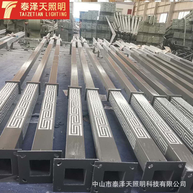 Solar outdoor lighting led street lamp pole manufacturer, 6m, 8m, 9m hot-dip galvanized lamp poles, basketball court and playground lamp poles details Picture
