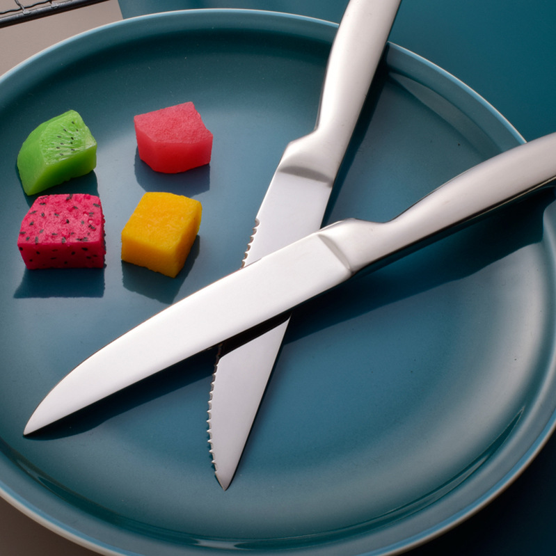 All-steel 420 stainless steel fruit knife, German-style bright steak knife, steak knife, Western-style knife, household toothed frozen meat knife Specification drawing