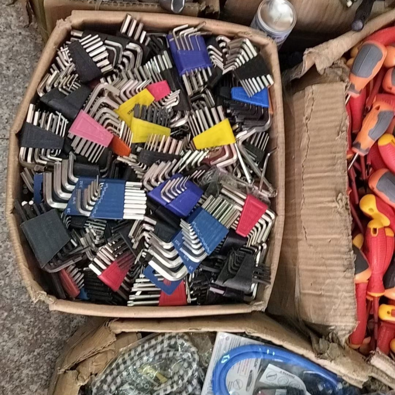 Street stall premium inventory weighing, hardware repair tools, cross-head single-head screwdrivers, through-hole screwdrivers details Picture