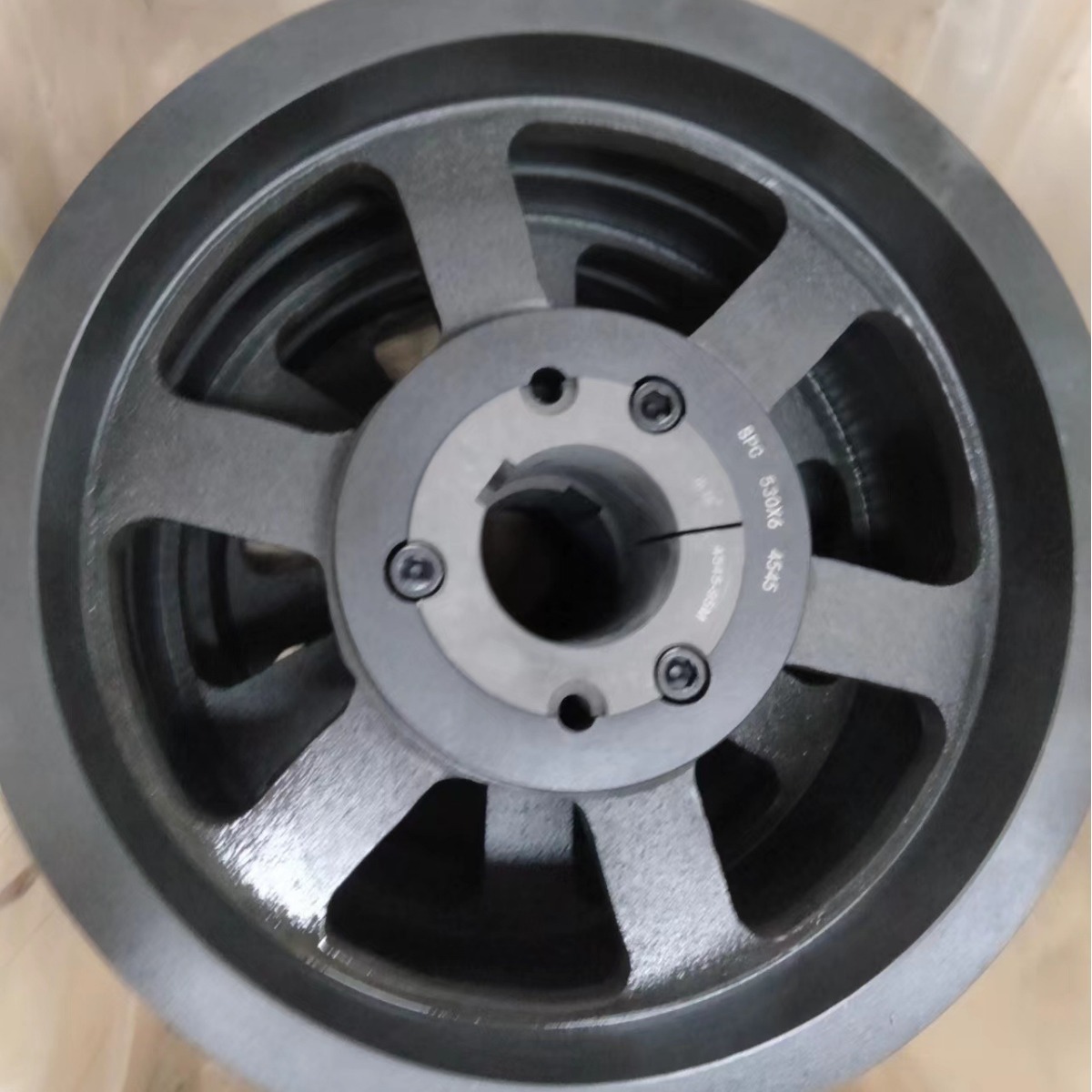 Supply machine transmission parts, motor cast iron large pulley, European standard single-slot 1-slot small conical sleeve pulley Application Scenario