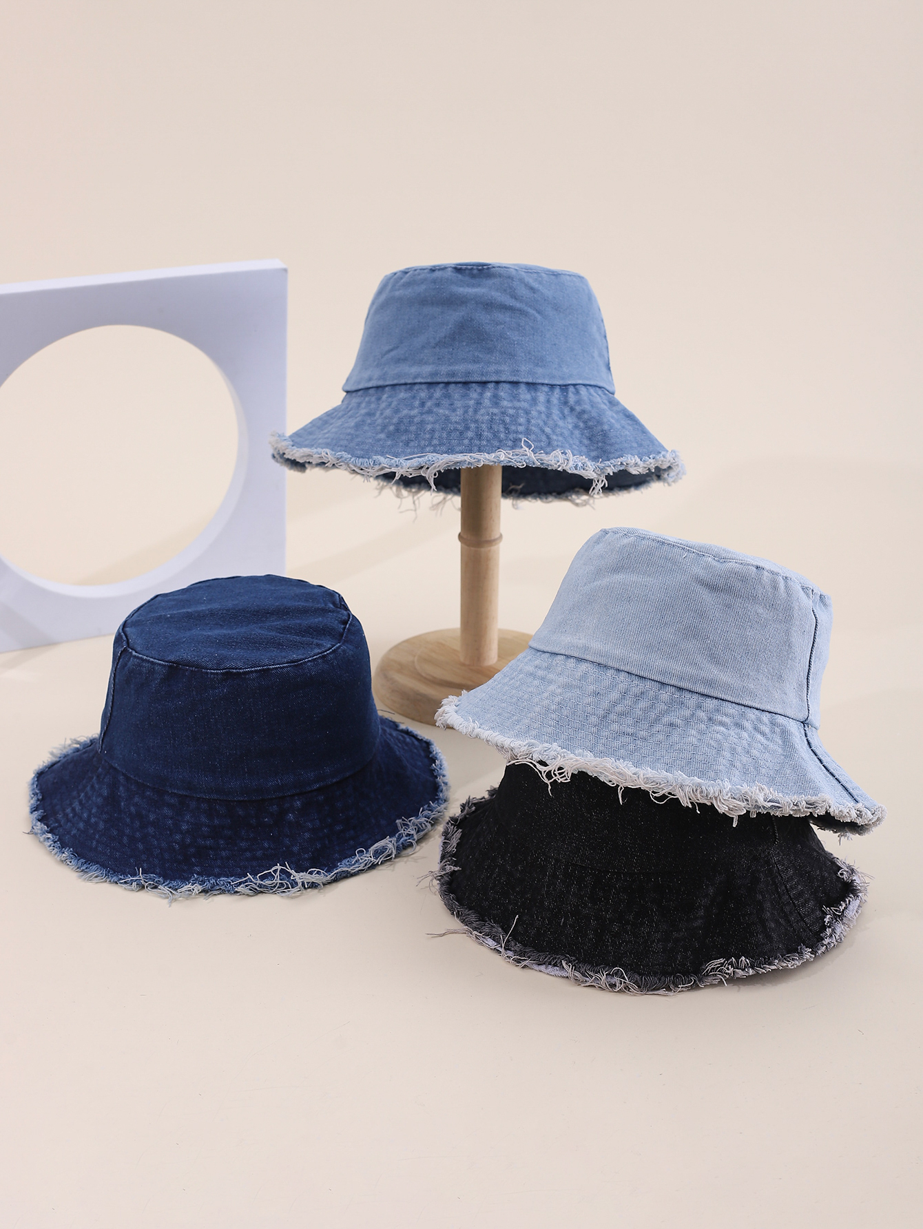 This spring and summer Korean-style simple solid color distressed distressed denim fisherman hat is fashionable and versatile. It is a foldable basin hat for travel, sun protection and shade. It is an adult hat for export, with an average size of 58CM full figure