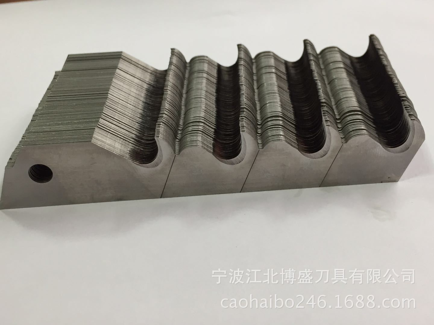 Original factory wholesale special-shaped utility blades 0.5 four-hook knife blades SK5 material, breakable, multi-functional and practical details Picture