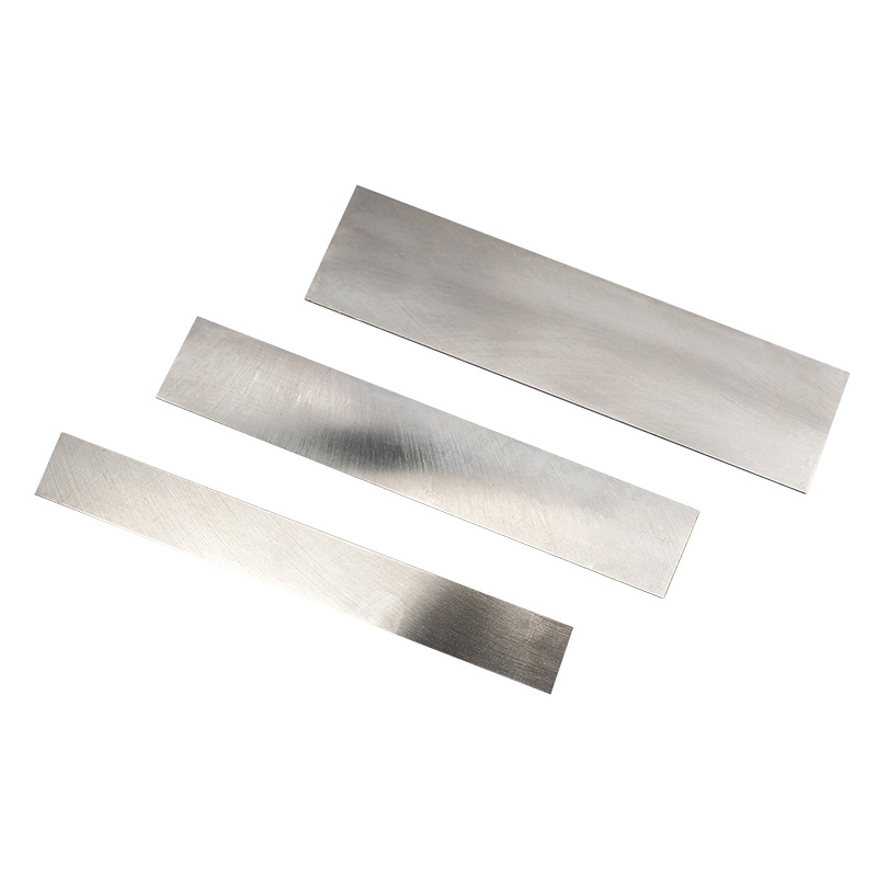 Our own company's high-speed steel, white steel cutting tools, white steel bars, white steel cutting blades, square turning tools, and white steel cutting strips are 200mm Application Scenario