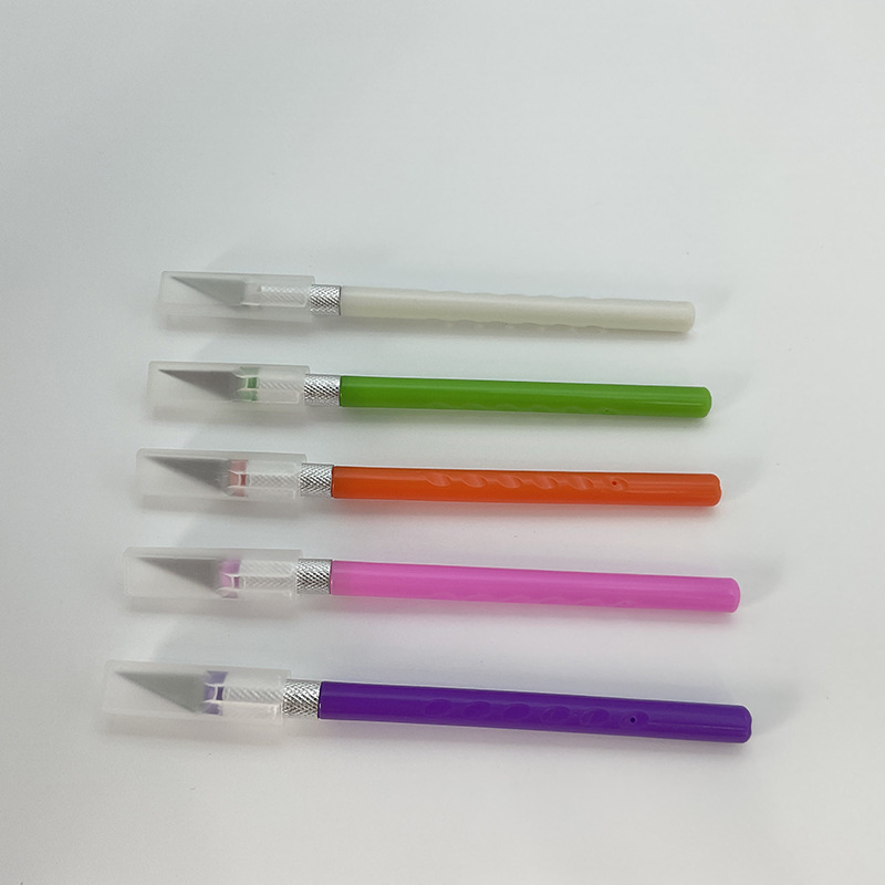 Wholesale handmade engraving knives, journal rubber stamps, creative utility knives, model cutting knives, paper cutting knives, mobile phone film application engraving knives Application Scenario
