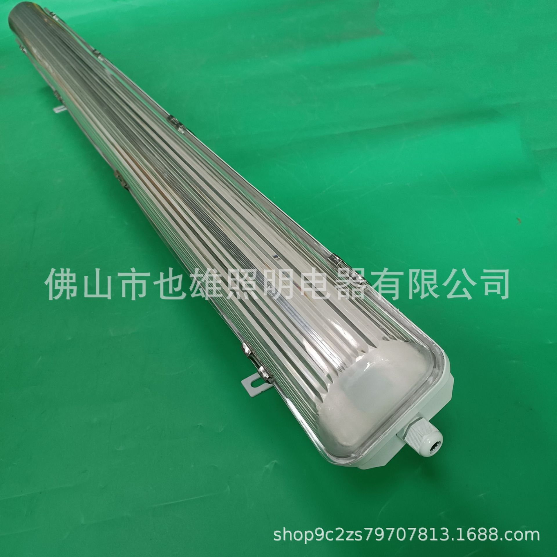 We offer non-standard metro emergency stainless steel three-proof lamps and anti-corrosion industrial stainless steel powder-coated three-proof lamps in stock Application Scenario