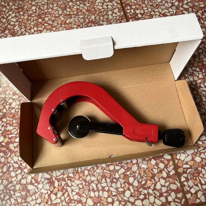 pe pipe cutter, ppr water pipe scissors, pvc pipe cutter, professional fast cutting pipe cutter, pipe cutter rotary type Application Scenario