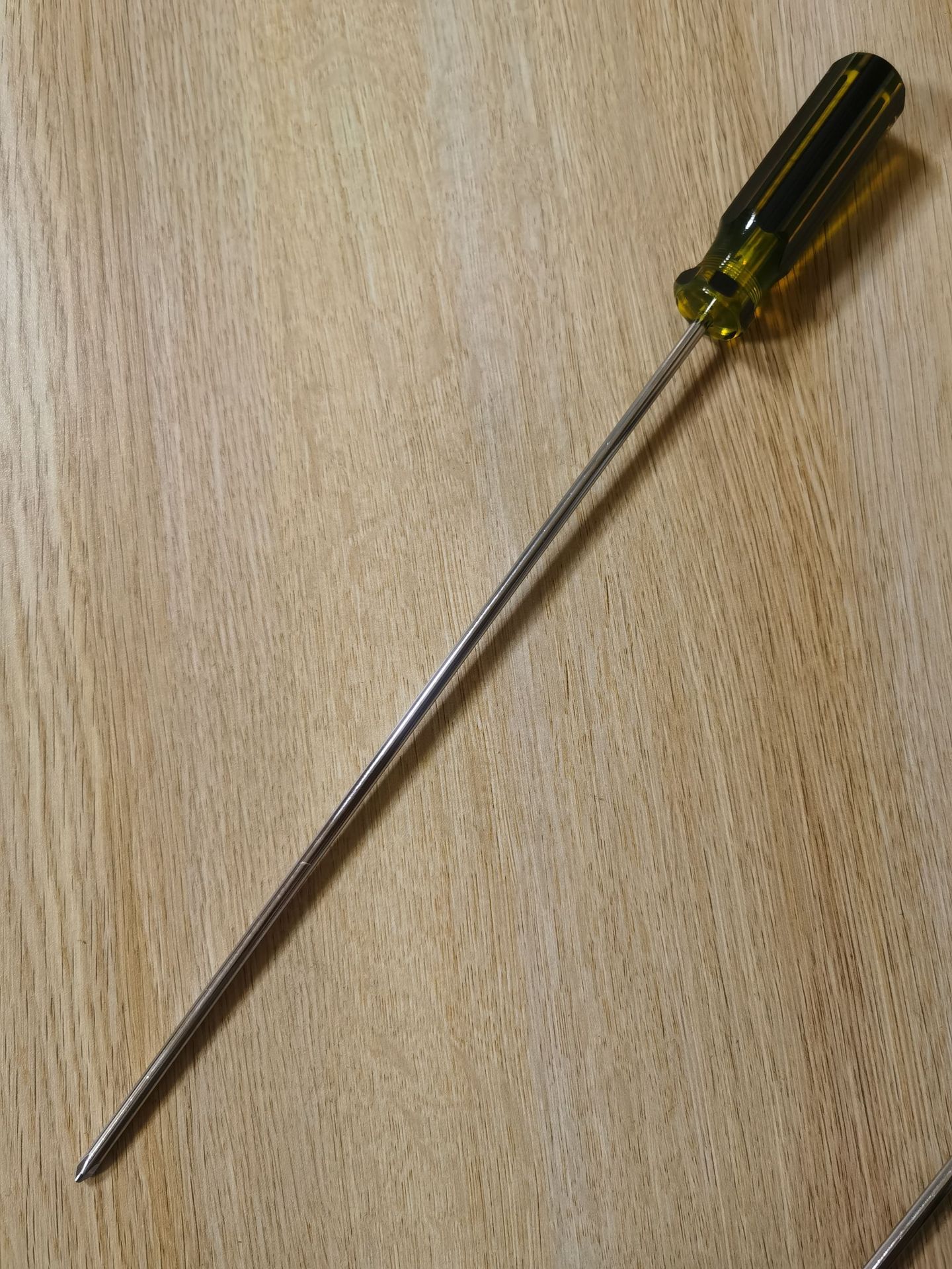 Sewing machine screwdriver, extended flat-head screwdriver, sewing machine screwdriver, sewing machine screwdriver, cross, high-hardness magnetic screwdriver undefined