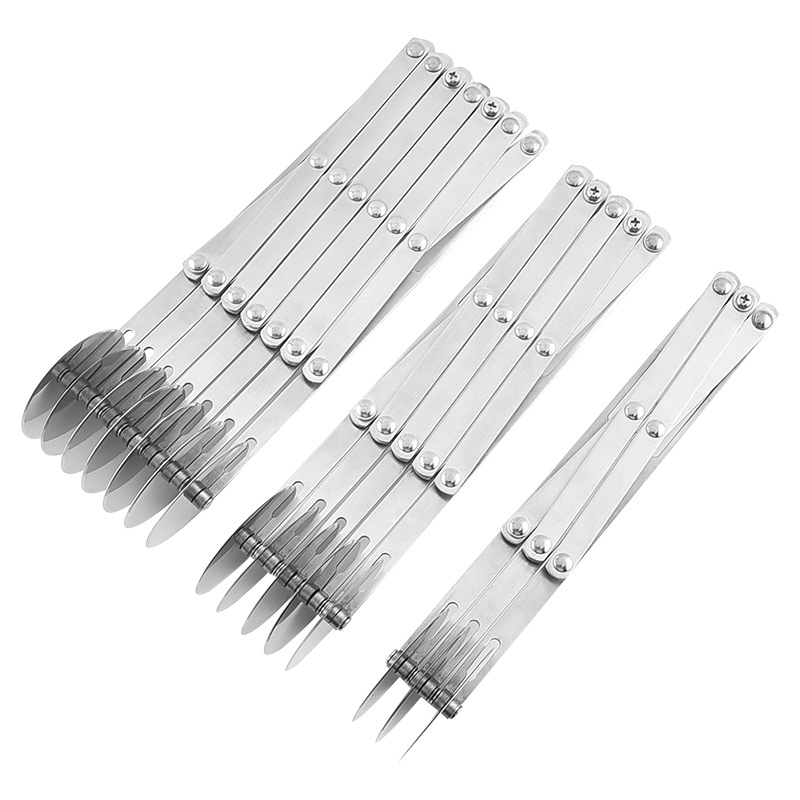 Stainless steel pizza roller knife, pastry roller knife, pizza net knife, extendable multi-wheel fried dough stick knife, manual intermediate pancake maker full figure