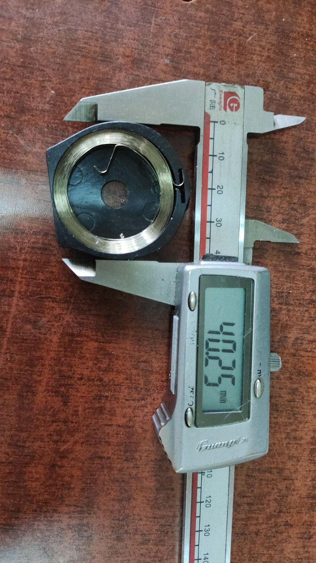 Wholesale of gyroscope 2 transmitter, garlic cutter, wrist strength ball, stainless steel flat curly hair reel, spring details Picture