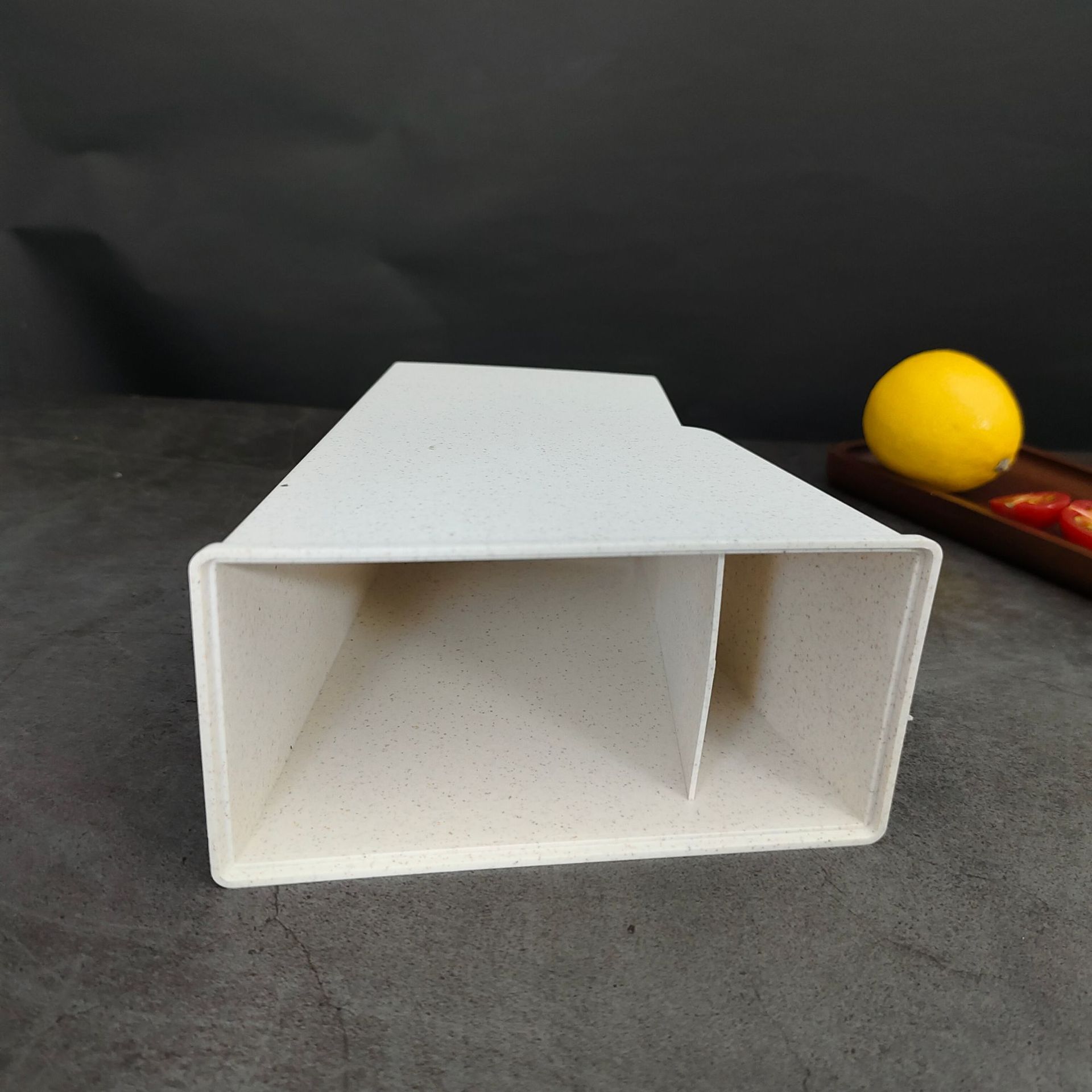 Kitchen knife rack, storage rack, plastic knife holder, storage rack, kitchen knife rack, knife holder, household draining knives Application Scenario