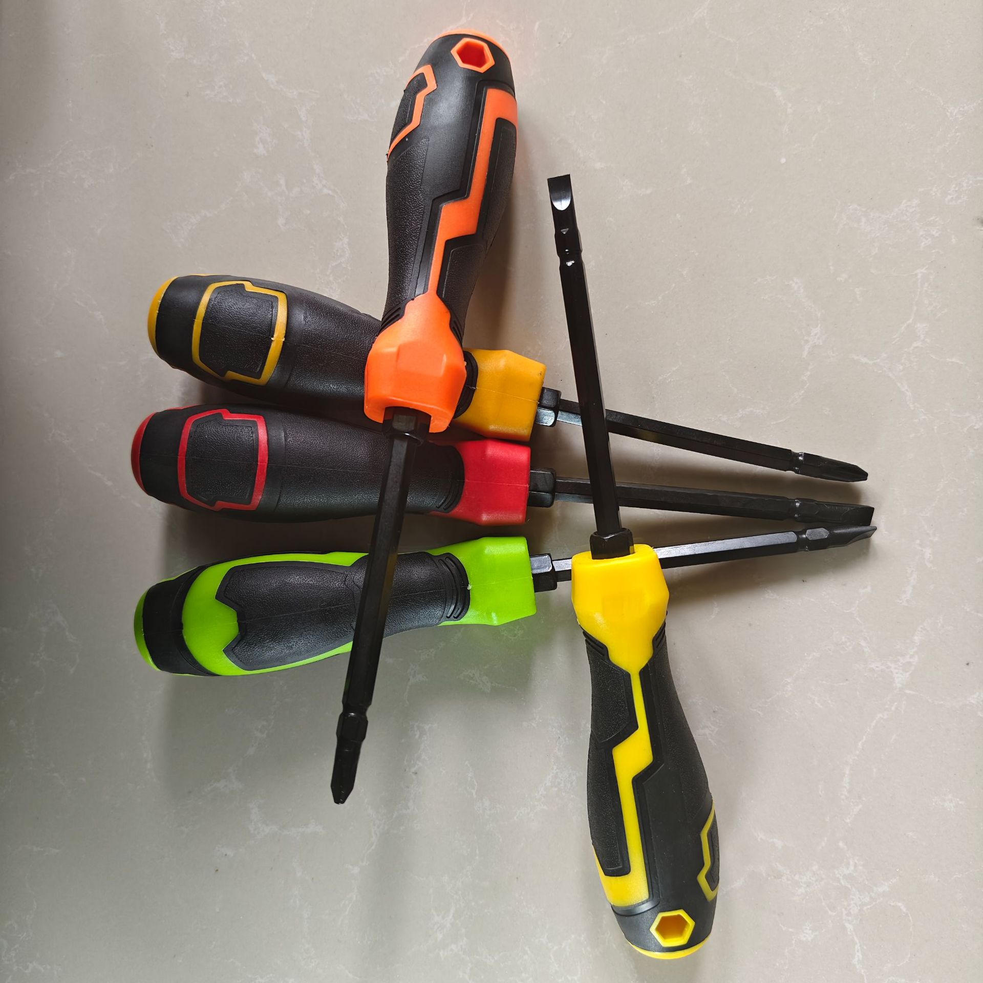 Factory direct sales of dual-purpose cross-head strong magnetic screwdrivers full figure
